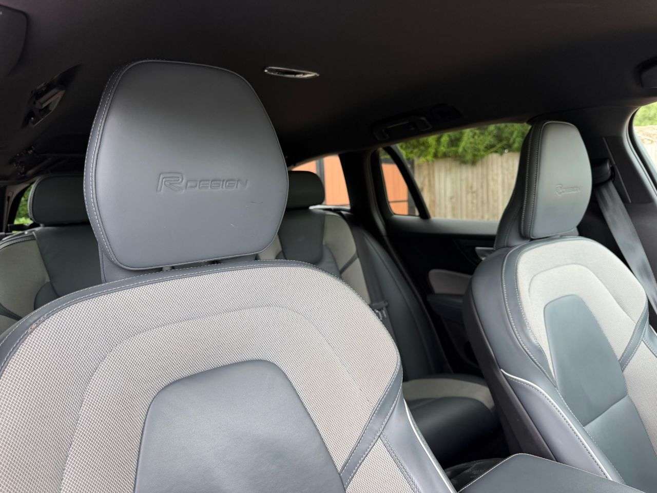 2019 VOLVO V60 2019 VOLVO V60