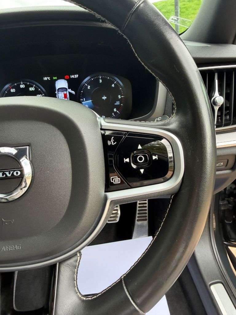 2019 VOLVO V60 2019 VOLVO V60