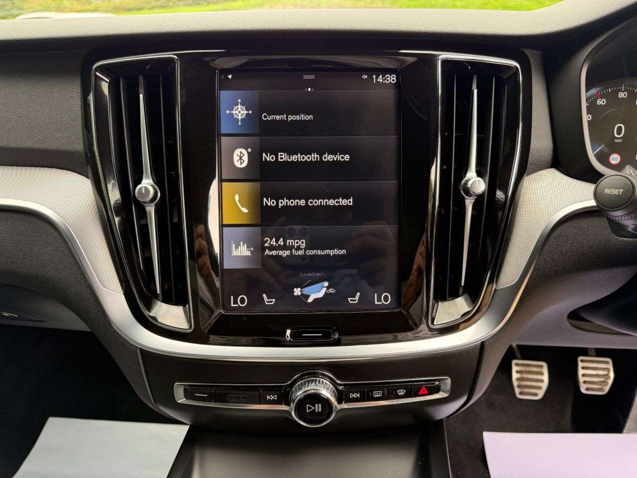 2019 VOLVO V60 2019 VOLVO V60