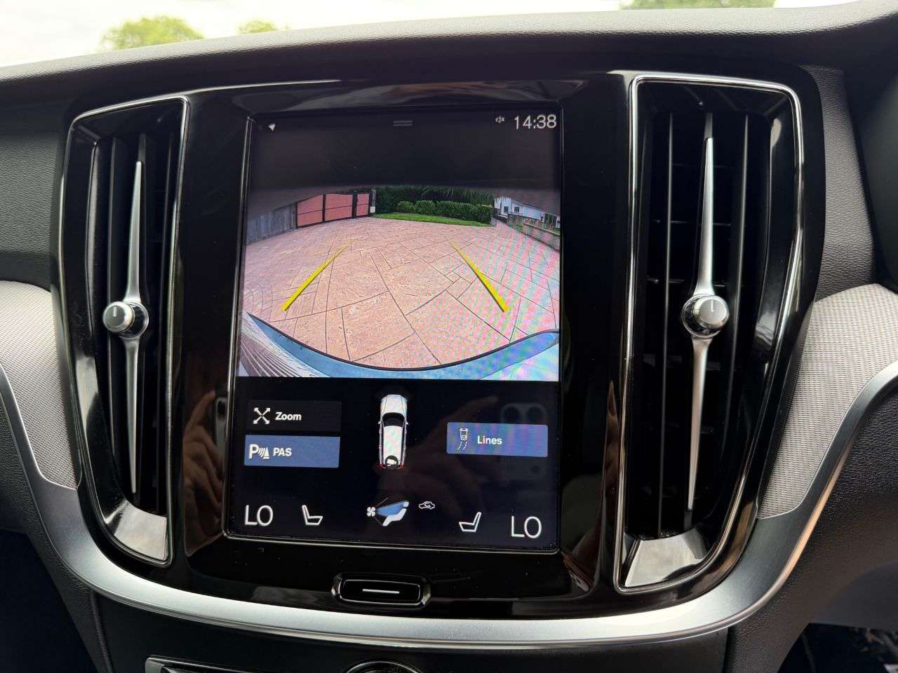 2019 VOLVO V60 2019 VOLVO V60