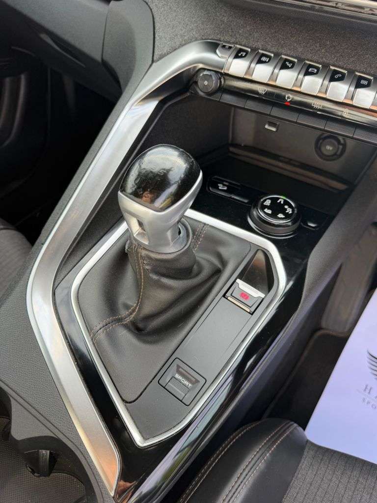 2017 PEUGEOT 3008 2017 PEUGEOT 3008