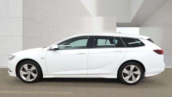 A 2017 VAUXHALL INSIGNIA 2.0 Turbo D BlueInjection SRi VX Line Nav Sports Tourer 5dr Diesel Manual E A 2017 VAUXHALL INSIGNIA 2.0 Turbo D BlueInjection SRi VX Line Nav Sports Tourer 5dr Diesel Manual E