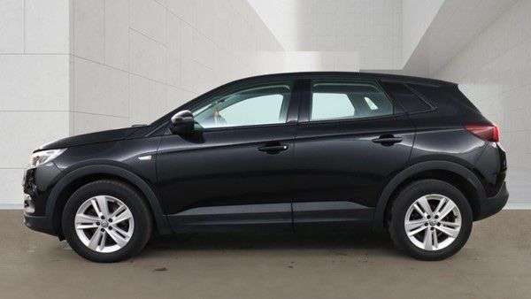 A 2018 VAUXHALL GRANDLAND X 1.5 Turbo D BlueInjection SE SUV 5dr Diesel Manual Euro 6 (s/s) (130 ps) UL A 2018 VAUXHALL GRANDLAND X 1.5 Turbo D BlueInjection SE SUV 5dr Diesel Manual Euro 6 (s/s) (130 ps) UL