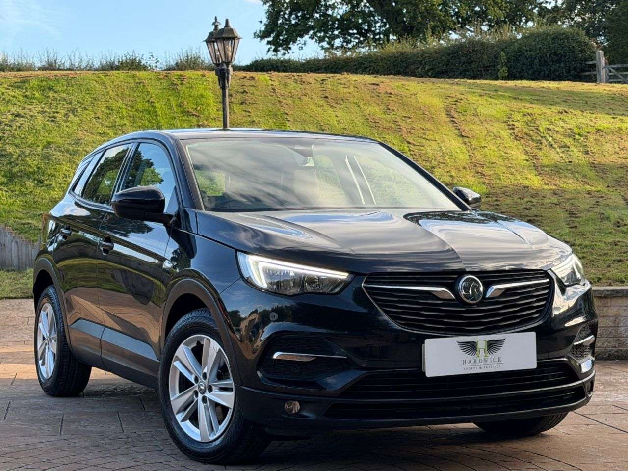 A 2018 VAUXHALL GRANDLAND X 1.5 Turbo D BlueInjection SE SUV 5dr Diesel Manual Euro 6 (s/s) (130 ps) UL A 2018 VAUXHALL GRANDLAND X 1.5 Turbo D BlueInjection SE SUV 5dr Diesel Manual Euro 6 (s/s) (130 ps) UL