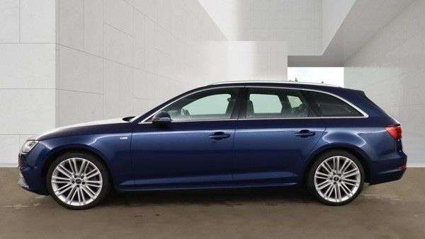 A 2017 AUDI A4 AVANT 3.0 TDI V6 S line Estate 5dr Diesel Tiptronic quattro Euro 6 (s/s) (272 ps) A 2017 AUDI A4 AVANT 3.0 TDI V6 S line Estate 5dr Diesel Tiptronic quattro Euro 6 (s/s) (272 ps)