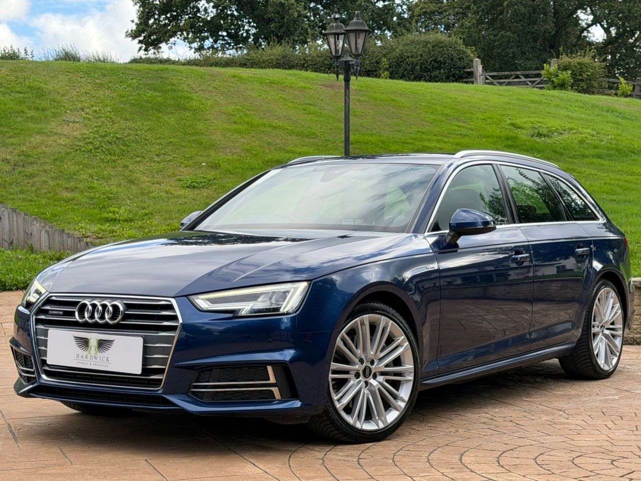A 2017 AUDI A4 AVANT 3.0 TDI V6 S line Estate 5dr Diesel Tiptronic quattro Euro 6 (s/s) (272 ps) A 2017 AUDI A4 AVANT 3.0 TDI V6 S line Estate 5dr Diesel Tiptronic quattro Euro 6 (s/s) (272 ps)