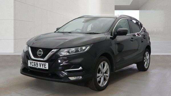 A 2019 NISSAN QASHQAI 1.3 DIG-T N-Connecta SUV 5dr Petrol Manual Euro 6 (s/s) (140 ps) PAN ROOF-R A 2019 NISSAN QASHQAI 1.3 DIG-T N-Connecta SUV 5dr Petrol Manual Euro 6 (s/s) (140 ps) PAN ROOF-R