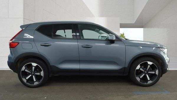 A 2020 VOLVO XC40 1.5 T3 Momentum Pro SUV 5dr Petrol Manual Euro 6 (s/s) (163 ps) HUGE SPEC C A 2020 VOLVO XC40 1.5 T3 Momentum Pro SUV 5dr Petrol Manual Euro 6 (s/s) (163 ps) HUGE SPEC C