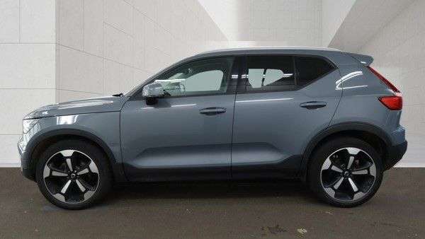 A 2020 VOLVO XC40 1.5 T3 Momentum Pro SUV 5dr Petrol Manual Euro 6 (s/s) (163 ps) HUGE SPEC C A 2020 VOLVO XC40 1.5 T3 Momentum Pro SUV 5dr Petrol Manual Euro 6 (s/s) (163 ps) HUGE SPEC C