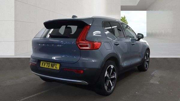 2020 VOLVO XC40 2020 VOLVO XC40