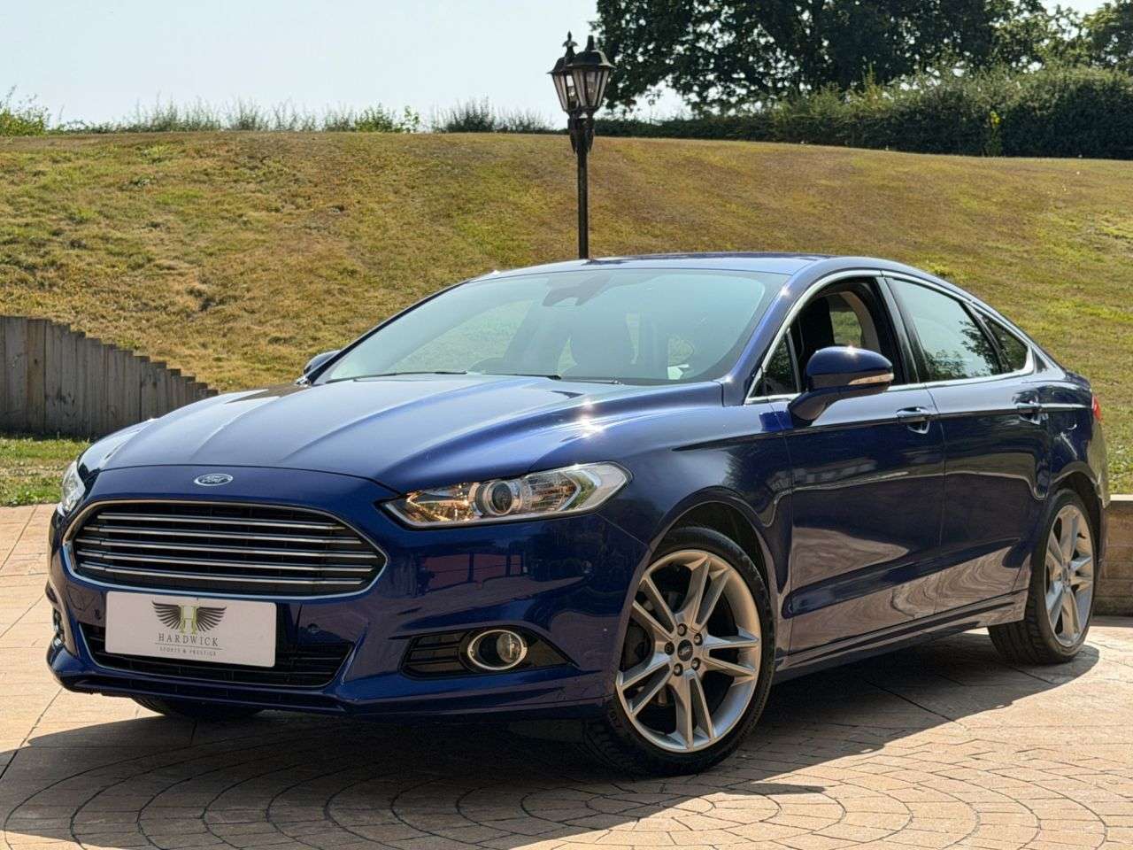 A 2015 FORD MONDEO 2.0 TDCi Titanium Hatchback 5dr Diesel Manual Euro 6 (s/s) (180 ps) FSH-SAT A 2015 FORD MONDEO 2.0 TDCi Titanium Hatchback 5dr Diesel Manual Euro 6 (s/s) (180 ps) FSH-SAT