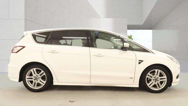 A 2016 FORD S-MAX 2.0 TDCi Titanium Sport AWD MPV 5dr Diesel Powershift Euro 6 (s/s) (210 ps) A 2016 FORD S-MAX 2.0 TDCi Titanium Sport AWD MPV 5dr Diesel Powershift Euro 6 (s/s) (210 ps)