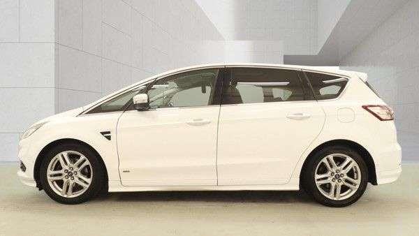 A 2016 FORD S-MAX 2.0 TDCi Titanium Sport AWD MPV 5dr Diesel Powershift Euro 6 (s/s) (210 ps) A 2016 FORD S-MAX 2.0 TDCi Titanium Sport AWD MPV 5dr Diesel Powershift Euro 6 (s/s) (210 ps)