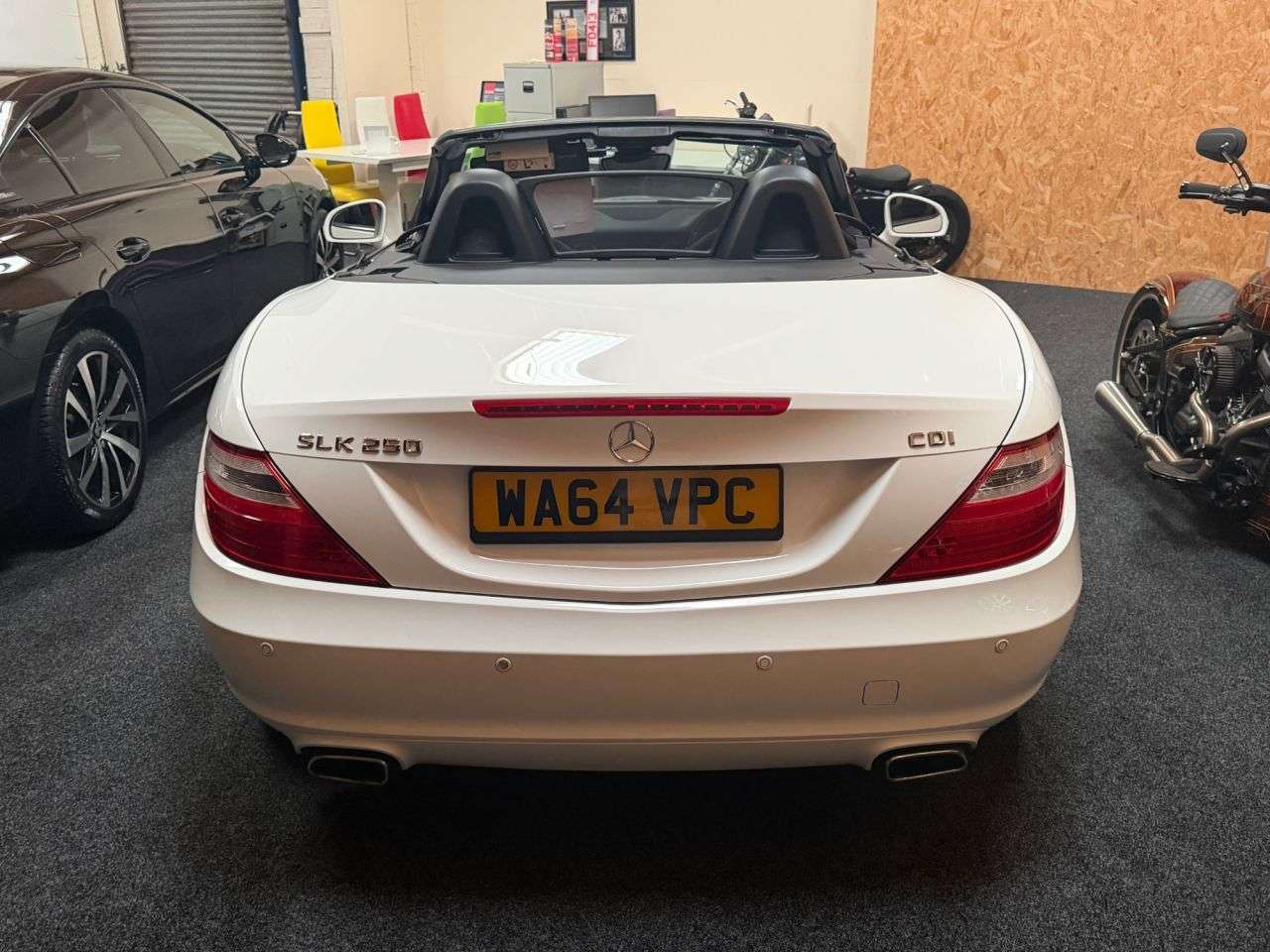 A 2014 MERCEDES-BENZ SLK 2.1 SLK250 CDI Convertible 2dr Diesel G-Tronic+ Euro 5 (s/s) (204 ps) 12 MO A 2014 MERCEDES-BENZ SLK 2.1 SLK250 CDI Convertible 2dr Diesel G-Tronic+ Euro 5 (s/s) (204 ps) 12 MO
