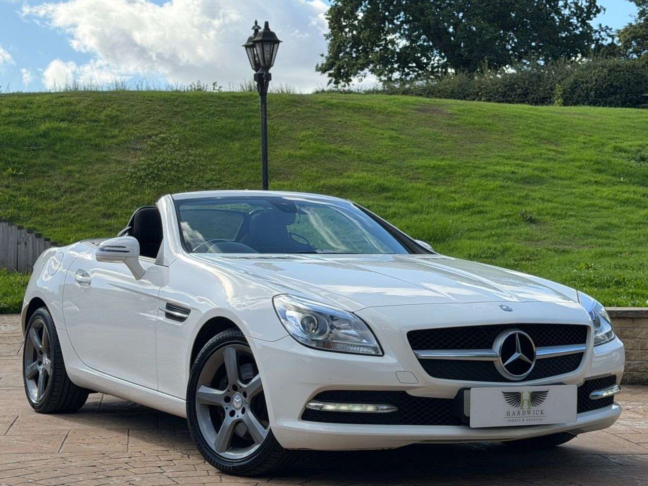 A 2014 MERCEDES-BENZ SLK 2.1 SLK250 CDI Convertible 2dr Diesel G-Tronic+ Euro 5 (s/s) (204 ps) 12 MO A 2014 MERCEDES-BENZ SLK 2.1 SLK250 CDI Convertible 2dr Diesel G-Tronic+ Euro 5 (s/s) (204 ps) 12 MO