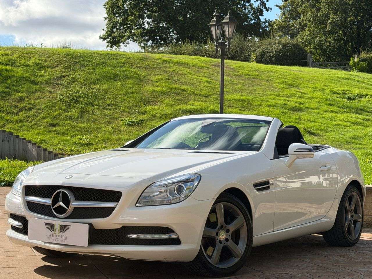 A 2014 MERCEDES-BENZ SLK 2.1 SLK250 CDI Convertible 2dr Diesel G-Tronic+ Euro 5 (s/s) (204 ps) 12 MO A 2014 MERCEDES-BENZ SLK 2.1 SLK250 CDI Convertible 2dr Diesel G-Tronic+ Euro 5 (s/s) (204 ps) 12 MO