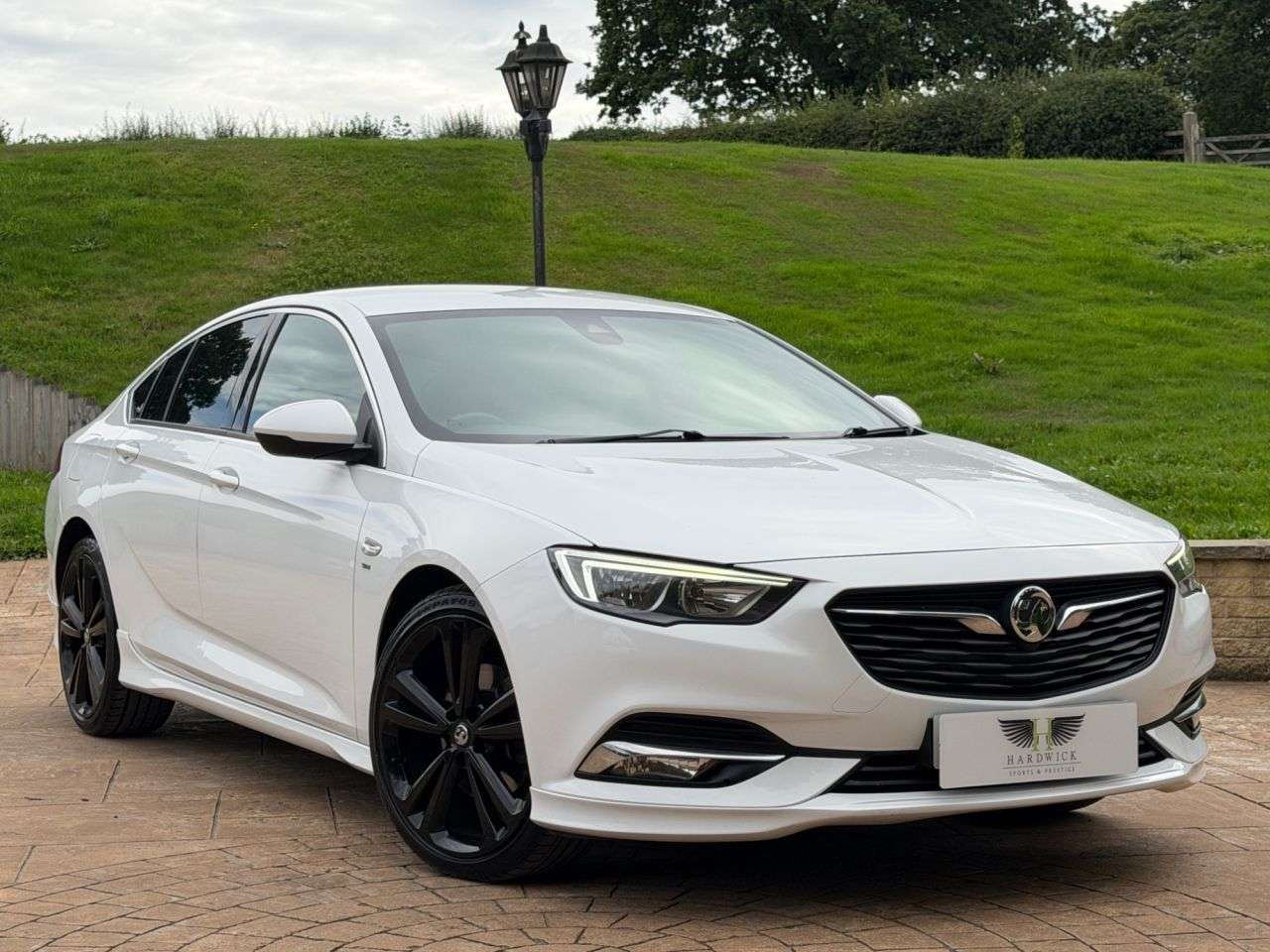 A 2018 VAUXHALL INSIGNIA 2.0 Turbo D BlueInjection SRi VX Line Nav Grand Sport 5dr Diesel Manual Eur A 2018 VAUXHALL INSIGNIA 2.0 Turbo D BlueInjection SRi VX Line Nav Grand Sport 5dr Diesel Manual Eur