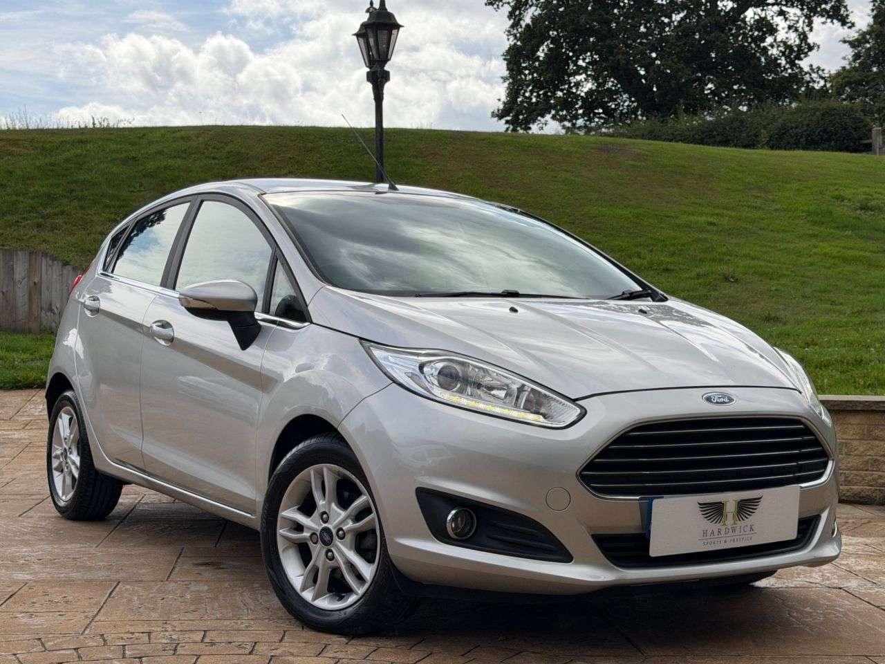 A 2016 FORD FIESTA 1.6 Zetec Hatchback 5dr Petrol Powershift Euro 6 (105 ps) 1 FORMER KEEPER-S A 2016 FORD FIESTA 1.6 Zetec Hatchback 5dr Petrol Powershift Euro 6 (105 ps) 1 FORMER KEEPER-S
