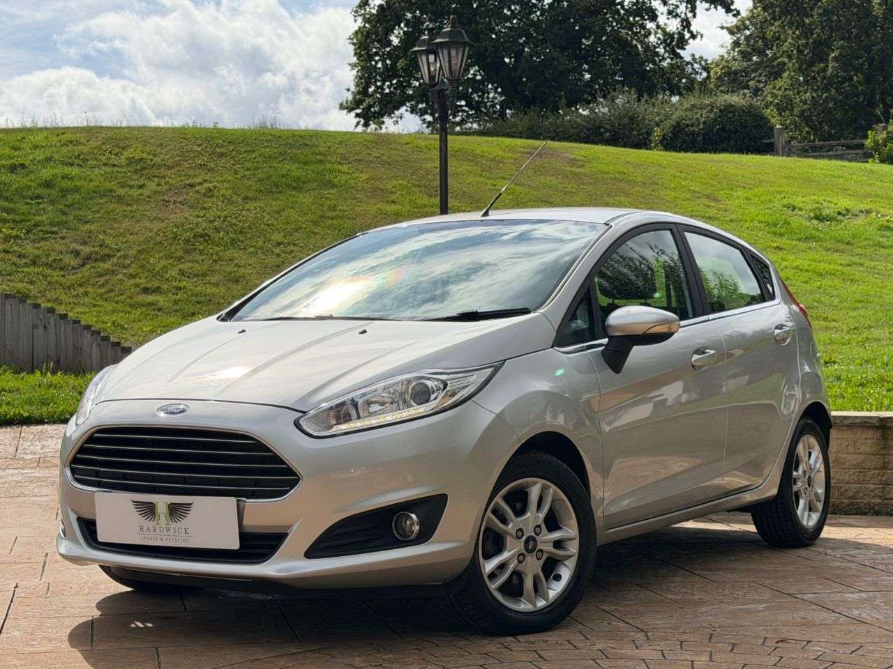 A 2016 FORD FIESTA 1.6 Zetec Hatchback 5dr Petrol Powershift Euro 6 (105 ps) 1 FORMER KEEPER-S A 2016 FORD FIESTA 1.6 Zetec Hatchback 5dr Petrol Powershift Euro 6 (105 ps) 1 FORMER KEEPER-S