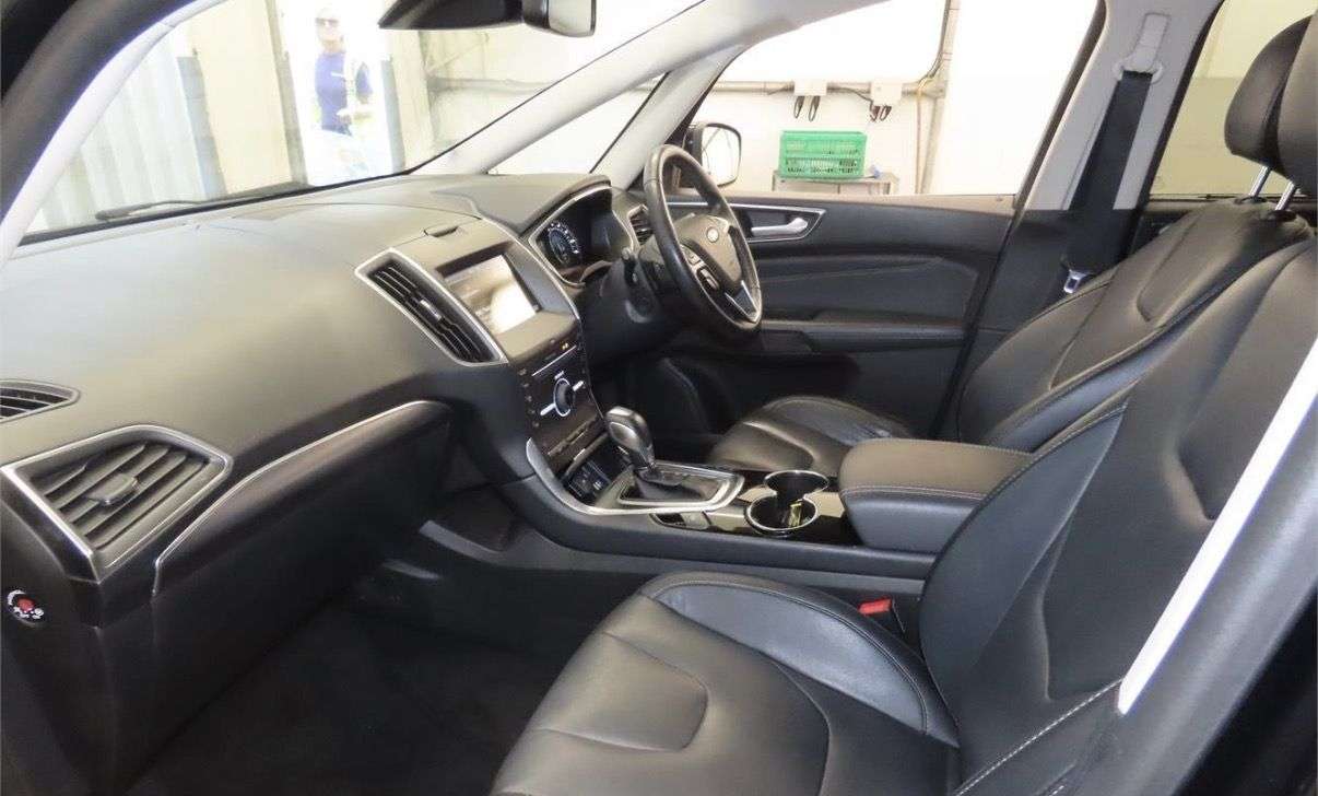 A 2016 FORD S-MAX 2.0 TDCi Titanium Sport MPV 5dr Diesel Powershift AWD Euro 6 (s/s) (180 ps) A 2016 FORD S-MAX 2.0 TDCi Titanium Sport MPV 5dr Diesel Powershift AWD Euro 6 (s/s) (180 ps)