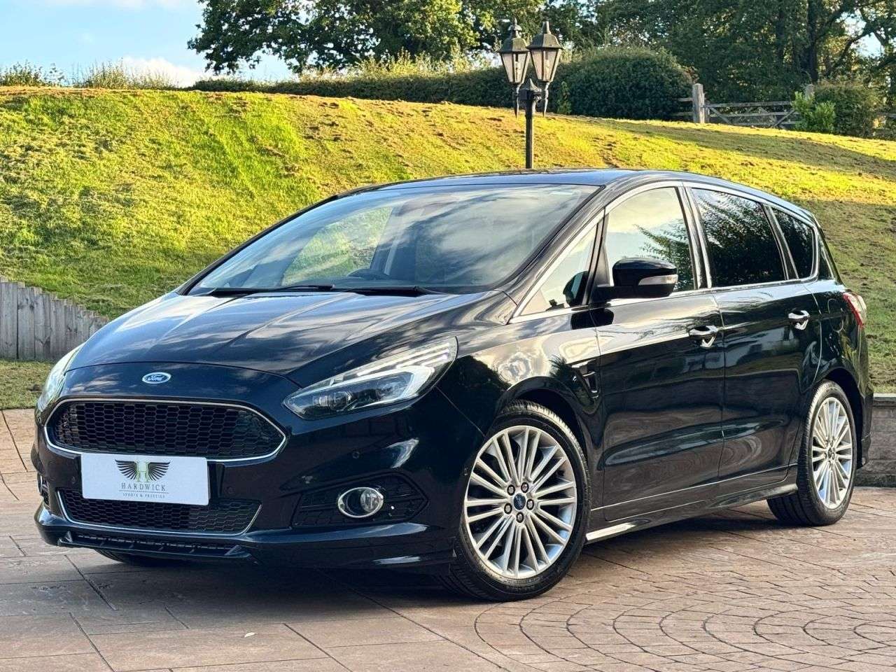 A 2016 FORD S-MAX 2.0 TDCi Titanium Sport MPV 5dr Diesel Powershift AWD Euro 6 (s/s) (180 ps) A 2016 FORD S-MAX 2.0 TDCi Titanium Sport MPV 5dr Diesel Powershift AWD Euro 6 (s/s) (180 ps)
