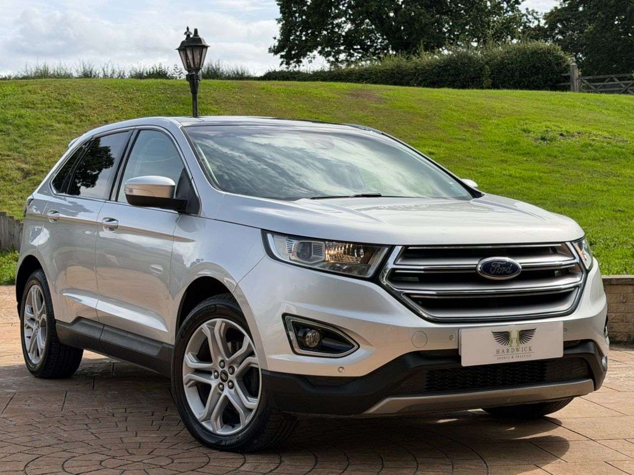 A 2017 FORD EDGE 2.0 TDCi Titanium SUV 5dr Diesel Manual AWD Euro 6 (s/s) (180 ps) TOW BAR-P A 2017 FORD EDGE 2.0 TDCi Titanium SUV 5dr Diesel Manual AWD Euro 6 (s/s) (180 ps) TOW BAR-P