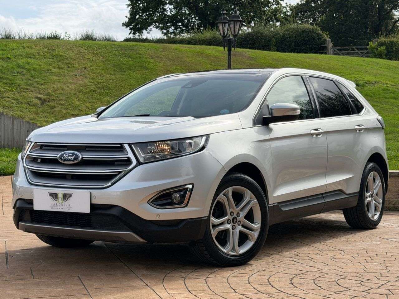 A 2017 FORD EDGE 2.0 TDCi Titanium SUV 5dr Diesel Manual AWD Euro 6 (s/s) (180 ps) TOW BAR-P A 2017 FORD EDGE 2.0 TDCi Titanium SUV 5dr Diesel Manual AWD Euro 6 (s/s) (180 ps) TOW BAR-P