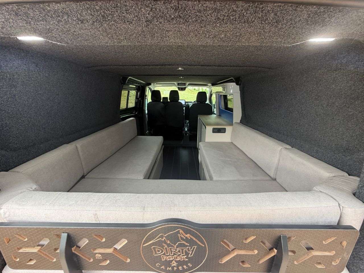 A 2022 FORD TRANSIT CUSTOM 2.0 320 EcoBlue Limited Panel Van 5dr Diesel Auto L2 H1 Euro 6 (s/s) (185 p A 2022 FORD TRANSIT CUSTOM 2.0 320 EcoBlue Limited Panel Van 5dr Diesel Auto L2 H1 Euro 6 (s/s) (185 p