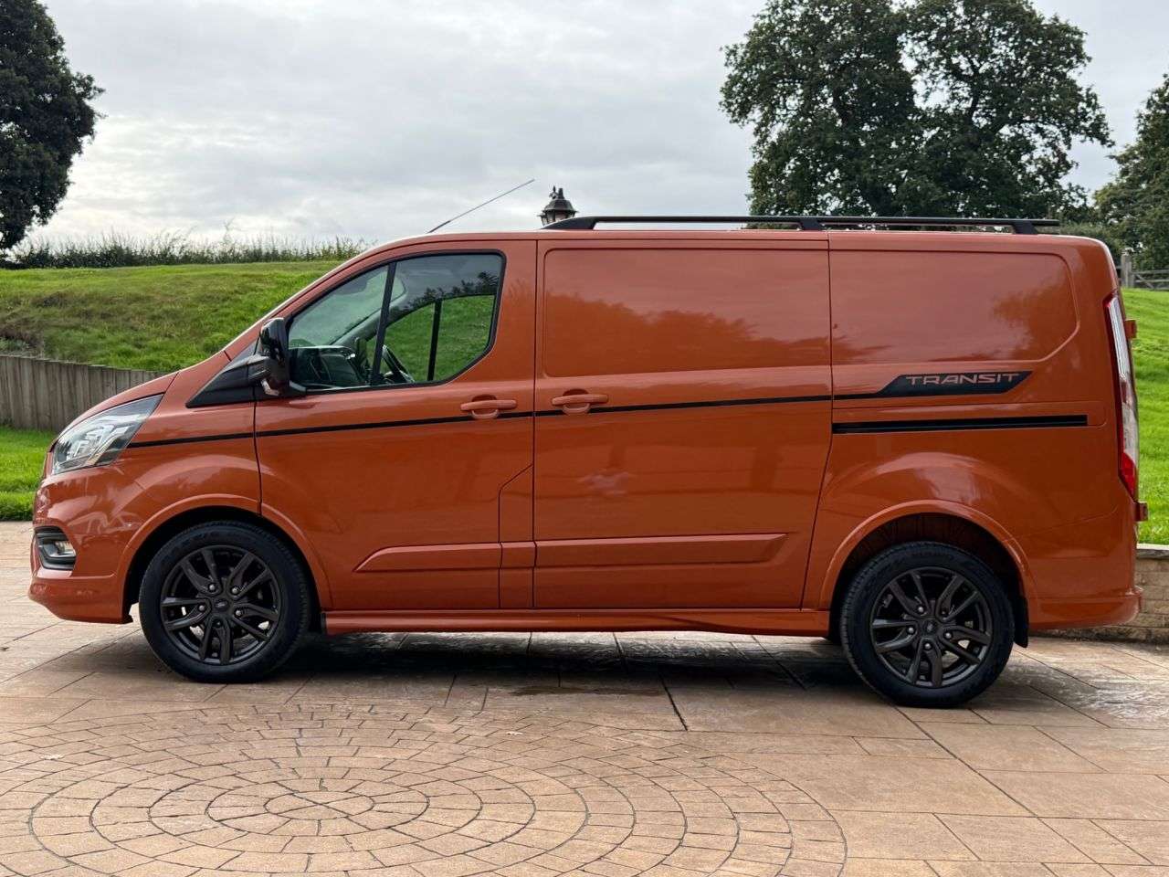 A 2022 FORD TRANSIT CUSTOM 2.0 290 EcoBlue Sport Panel Van 5dr Diesel Auto L1 H1 Euro 6 (s/s) (185 ps) A 2022 FORD TRANSIT CUSTOM 2.0 290 EcoBlue Sport Panel Van 5dr Diesel Auto L1 H1 Euro 6 (s/s) (185 ps)