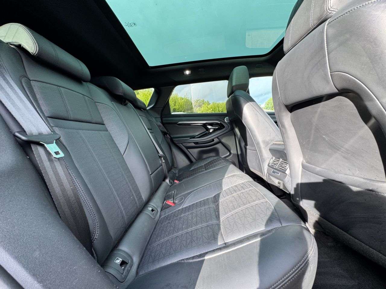 2019 LAND ROVER RANGE ROVER EVOQUE 2019 LAND ROVER RANGE ROVER EVOQUE