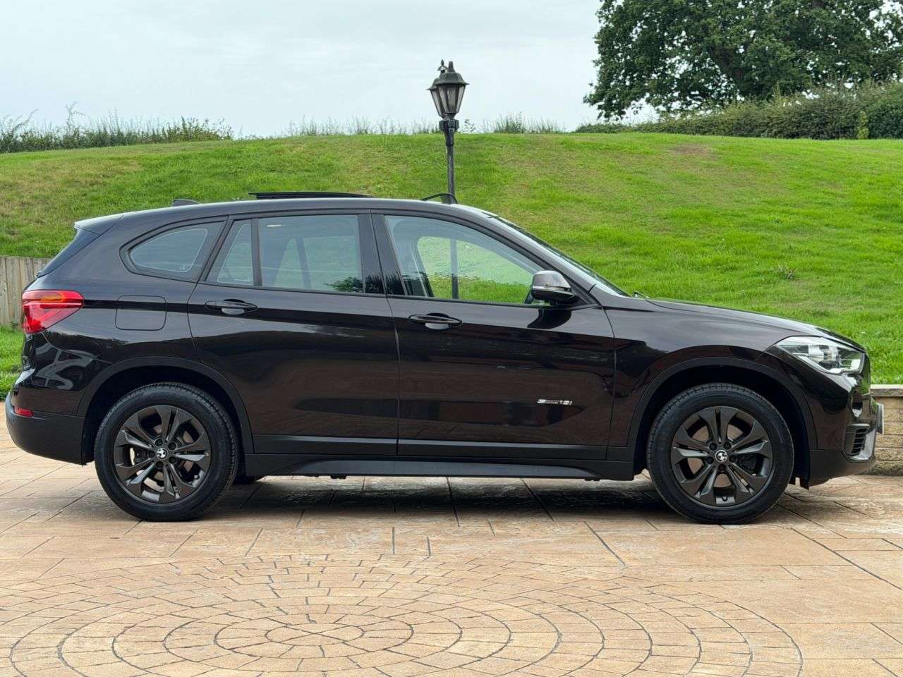A 2018 BMW X1 1.5 S Drive SE STEP PANORAMIC GLASS ROOF-BIG SPEC. A 2018 BMW X1 1.5 S Drive SE STEP PANORAMIC GLASS ROOF-BIG SPEC.