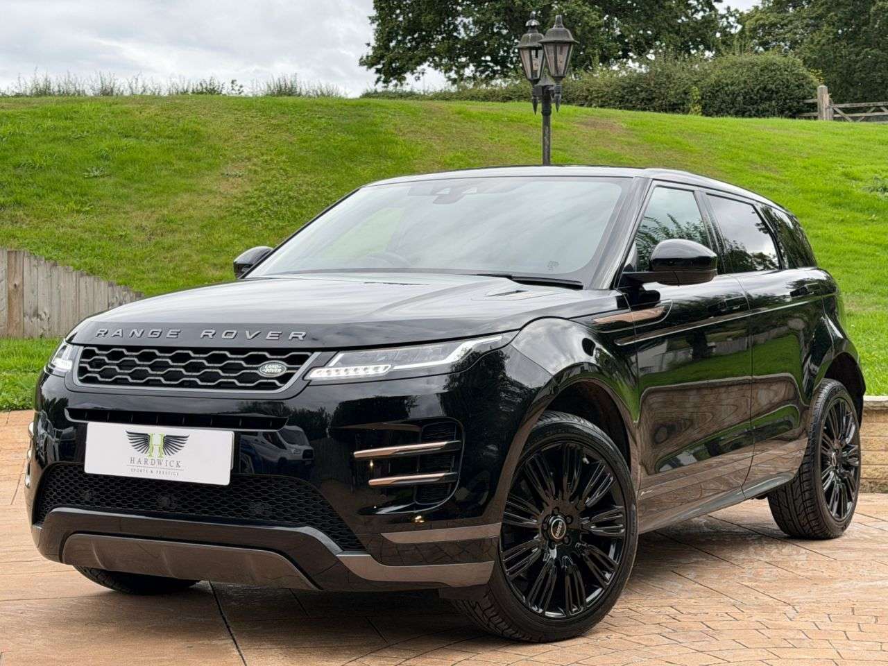 A 2019 LAND ROVER RANGE ROVER EVOQUE 2.0 D150 R-Dynamic S SUV 5dr Diesel Auto 4WD Euro 6 (s/s) (150 ps) SERVICED A 2019 LAND ROVER RANGE ROVER EVOQUE 2.0 D150 R-Dynamic S SUV 5dr Diesel Auto 4WD Euro 6 (s/s) (150 ps) SERVICED