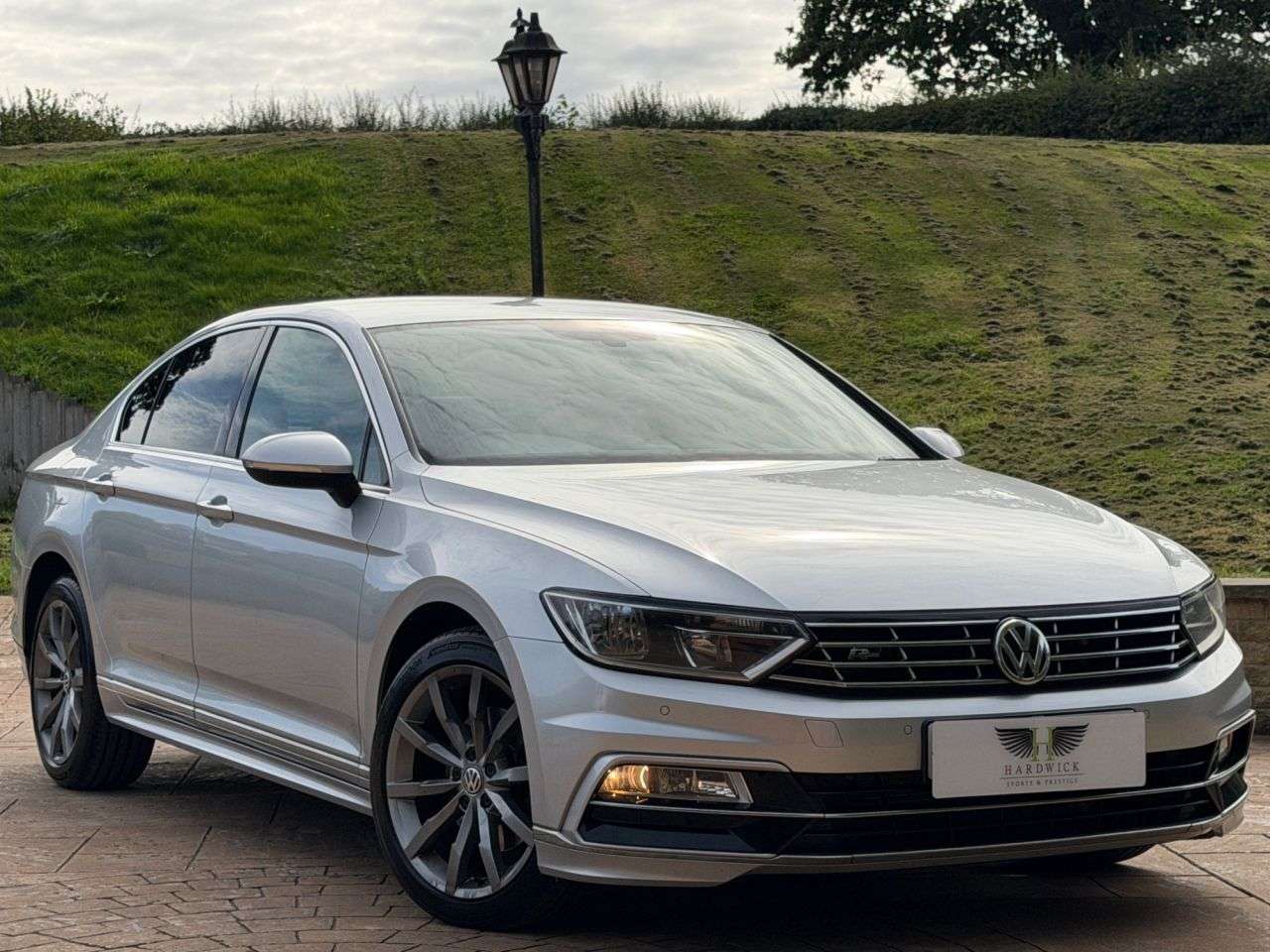 A 2017 VOLKSWAGEN PASSAT 2.0 TDI BlueMotion Tech R-Line Saloon 4dr Diesel DSG Euro 6 (s/s) (150 ps) A 2017 VOLKSWAGEN PASSAT 2.0 TDI BlueMotion Tech R-Line Saloon 4dr Diesel DSG Euro 6 (s/s) (150 ps)