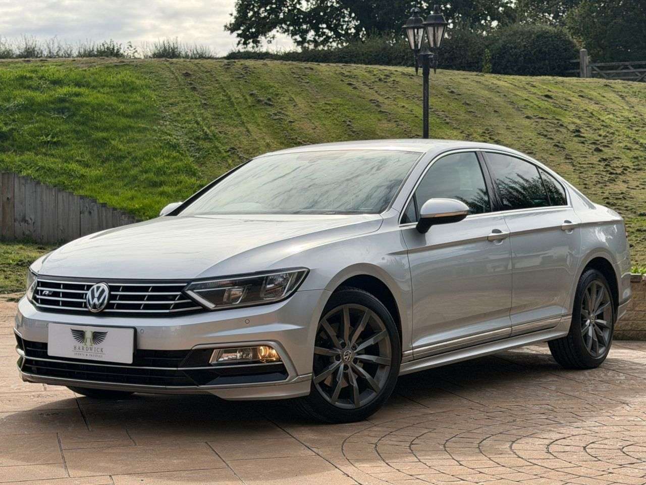 A 2017 VOLKSWAGEN PASSAT 2.0 TDI BlueMotion Tech R-Line Saloon 4dr Diesel DSG Euro 6 (s/s) (150 ps) A 2017 VOLKSWAGEN PASSAT 2.0 TDI BlueMotion Tech R-Line Saloon 4dr Diesel DSG Euro 6 (s/s) (150 ps)