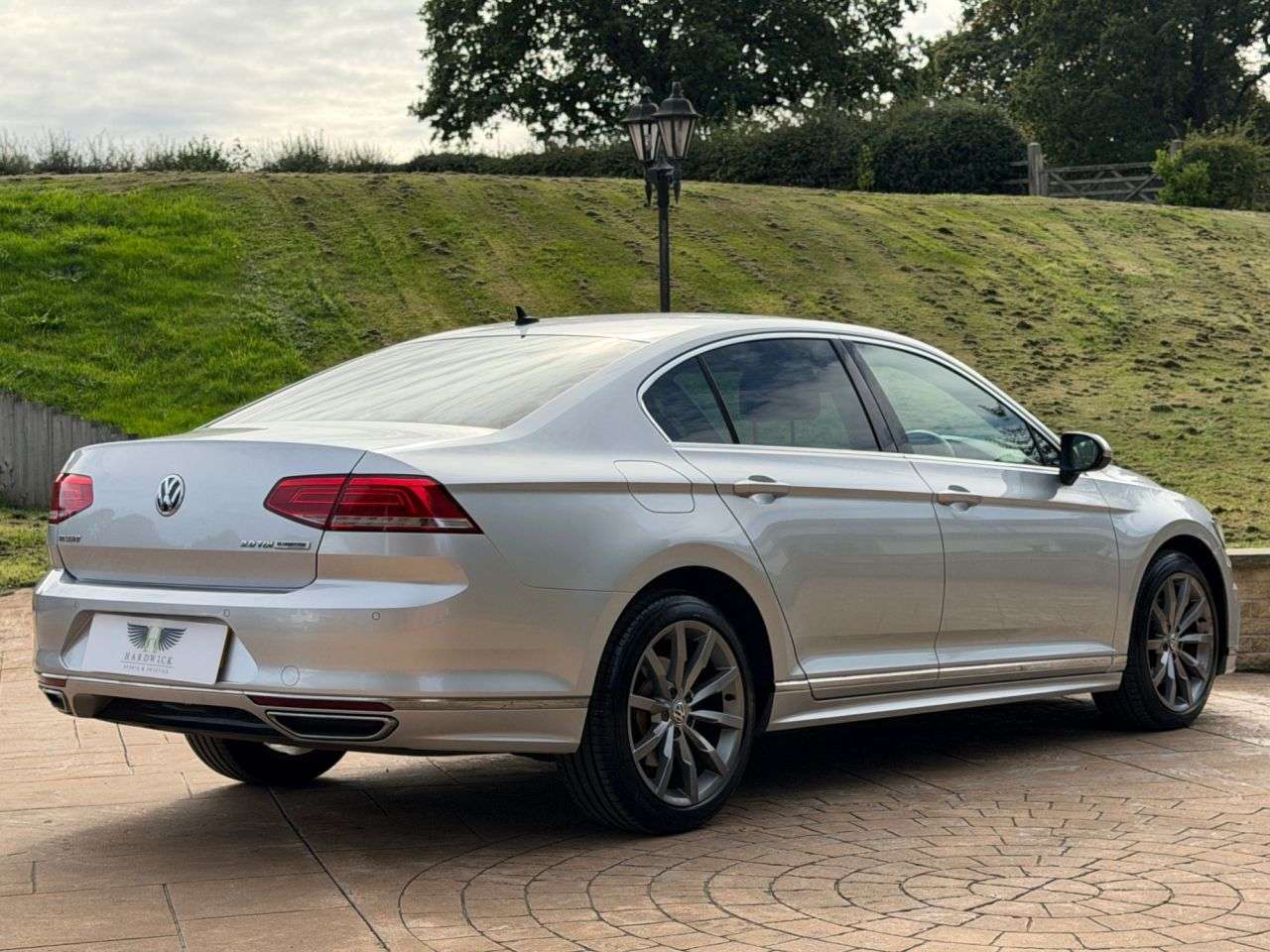 A 2017 VOLKSWAGEN PASSAT 2.0 TDI BlueMotion Tech R-Line Saloon 4dr Diesel DSG Euro 6 (s/s) (150 ps) A 2017 VOLKSWAGEN PASSAT 2.0 TDI BlueMotion Tech R-Line Saloon 4dr Diesel DSG Euro 6 (s/s) (150 ps)