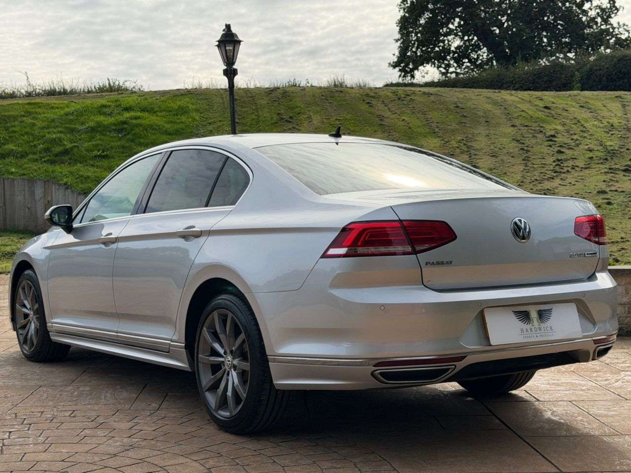 A 2017 VOLKSWAGEN PASSAT 2.0 TDI BlueMotion Tech R-Line Saloon 4dr Diesel DSG Euro 6 (s/s) (150 ps) A 2017 VOLKSWAGEN PASSAT 2.0 TDI BlueMotion Tech R-Line Saloon 4dr Diesel DSG Euro 6 (s/s) (150 ps)