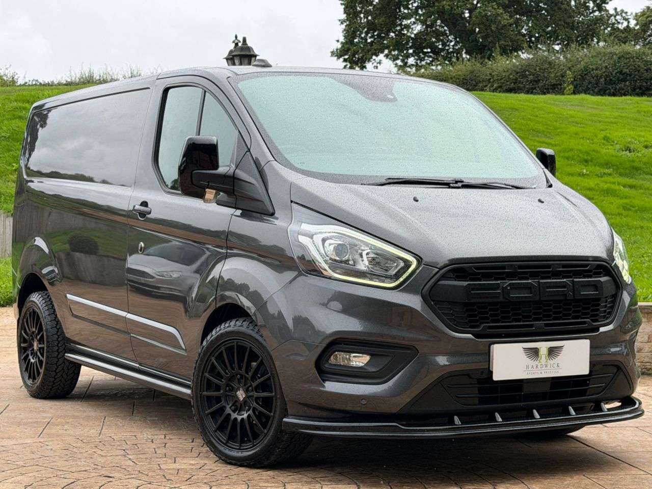 A 2022 FORD TRANSIT CUSTOM 2.0 280 EcoBlue Limited Panel Van 5dr Diesel Manual L1 H1 Euro 6 (s/s) (130 A 2022 FORD TRANSIT CUSTOM 2.0 280 EcoBlue Limited Panel Van 5dr Diesel Manual L1 H1 Euro 6 (s/s) (130