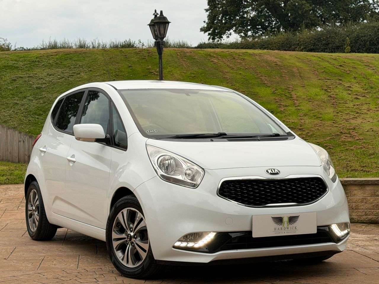 A 2015 KIA VENGA 1.6 CRDi 3 MPV 5dr Diesel Manual Euro 6 (s/s) (114 bhp) 10 SERVCES. A 2015 KIA VENGA 1.6 CRDi 3 MPV 5dr Diesel Manual Euro 6 (s/s) (114 bhp) 10 SERVCES.
