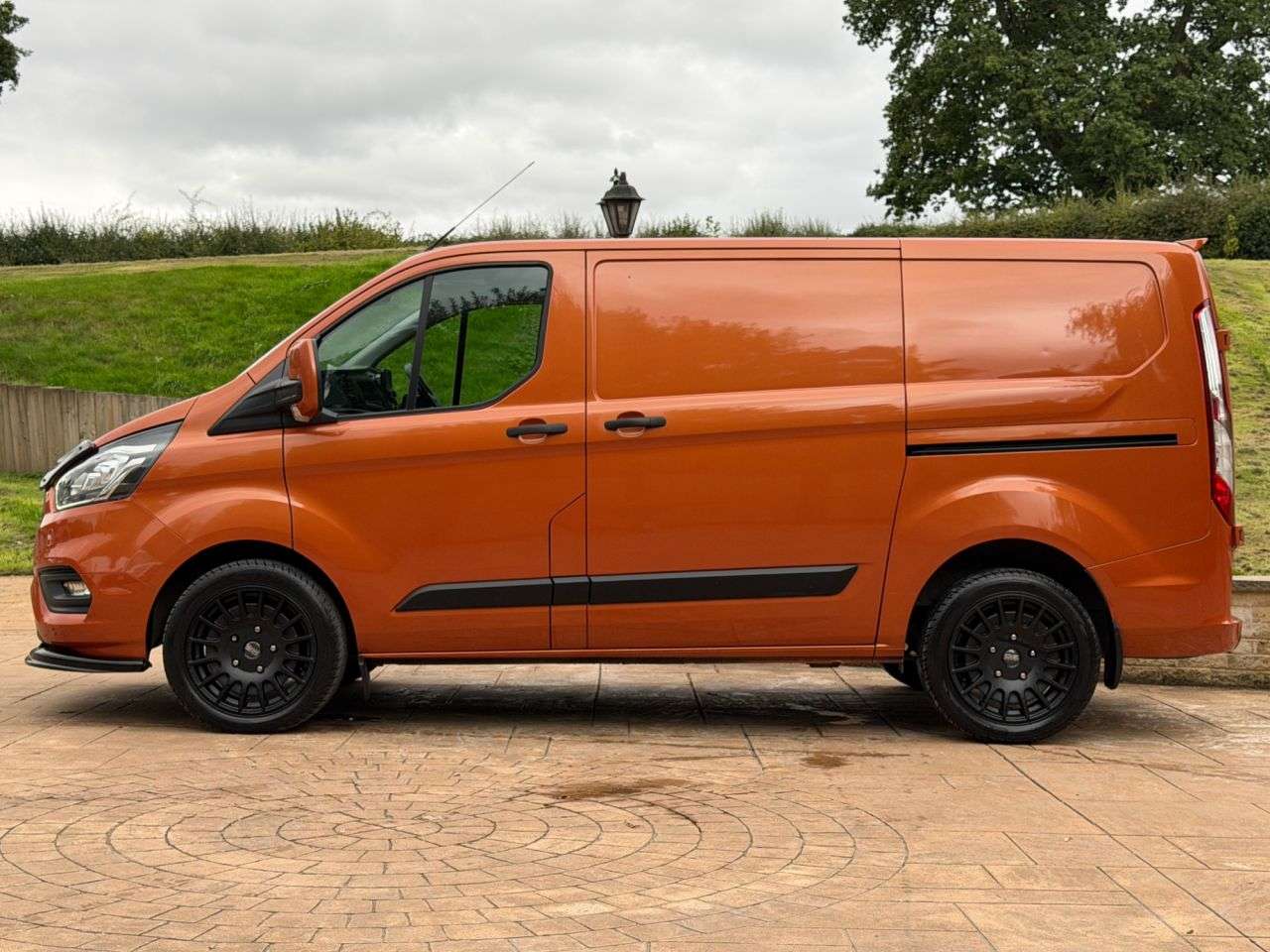 A 2018 FORD TRANSIT CUSTOM 2.0 280 EcoBlue Trend Panel Van 5dr Diesel Manual L1 H1 Euro 6 (130 ps) FUL A 2018 FORD TRANSIT CUSTOM 2.0 280 EcoBlue Trend Panel Van 5dr Diesel Manual L1 H1 Euro 6 (130 ps) FUL