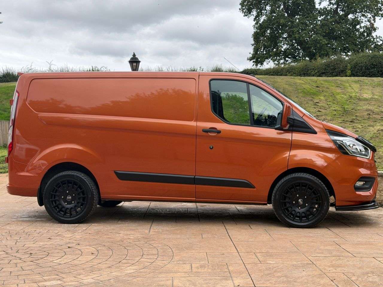 A 2018 FORD TRANSIT CUSTOM 2.0 280 EcoBlue Trend Panel Van 5dr Diesel Manual L1 H1 Euro 6 (130 ps) FUL A 2018 FORD TRANSIT CUSTOM 2.0 280 EcoBlue Trend Panel Van 5dr Diesel Manual L1 H1 Euro 6 (130 ps) FUL