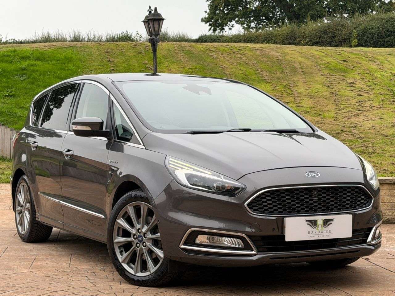A 2017 FORD S-MAX 2.0 TDCi Vignale MPV 5dr Diesel Powershift Euro 6 (s/s) (210 ps) FULL GLASS A 2017 FORD S-MAX 2.0 TDCi Vignale MPV 5dr Diesel Powershift Euro 6 (s/s) (210 ps) FULL GLASS