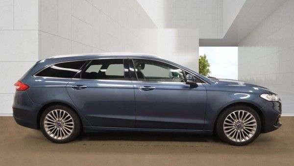 A 2019 FORD MONDEO 2.0 TiVCT Titanium Edition Estate 5dr Petrol Hybrid CVT Euro 6 (s/s) (17 in A 2019 FORD MONDEO 2.0 TiVCT Titanium Edition Estate 5dr Petrol Hybrid CVT Euro 6 (s/s) (17 in