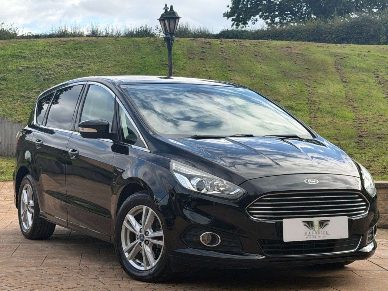 A 2016 FORD S-MAX 2.0 TDCi Titanium MPV 5dr Diesel Powershift Euro 6 (s/s) (180 ps) FULL SERV A 2016 FORD S-MAX 2.0 TDCi Titanium MPV 5dr Diesel Powershift Euro 6 (s/s) (180 ps) FULL SERV