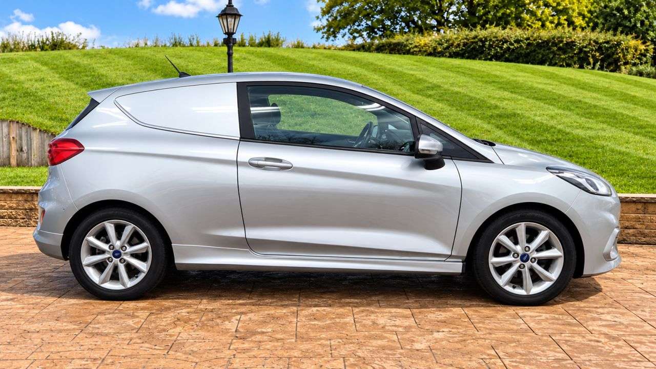 A 2019 FORD FIESTA VAN 1.5 TDCi Sport Car Derived Van 3dr Diesel Manual Euro 6 (s/s) (120 ps) 2 KE A 2019 FORD FIESTA VAN 1.5 TDCi Sport Car Derived Van 3dr Diesel Manual Euro 6 (s/s) (120 ps) 2 KE