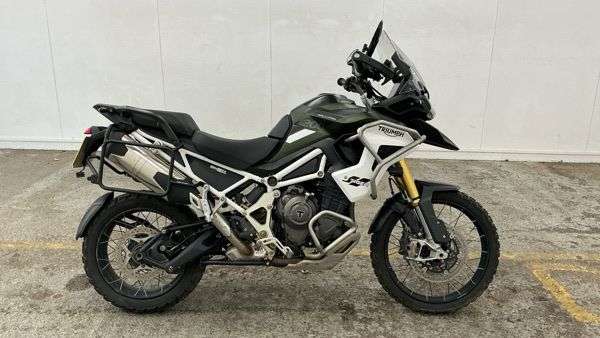 A 2022 TRIUMPH TIGER 1200 1200 Rally Pro Adventure Petrol Manual (150 ps) HEATED GRIPS - CRUISE CONTR A 2022 TRIUMPH TIGER 1200 1200 Rally Pro Adventure Petrol Manual (150 ps) HEATED GRIPS - CRUISE CONTR