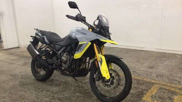 A 2023 SUZUKI V-STROM 800 800 DE Adventure Petrol Manual Euro 5 (84 ps) ONE FORMER KEEPER-2 KEYS. A 2023 SUZUKI V-STROM 800 800 DE Adventure Petrol Manual Euro 5 (84 ps) ONE FORMER KEEPER-2 KEYS.