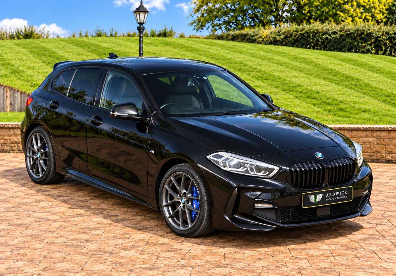 A 2022 BMW 1 SERIES 1.5 118i M Sport (LCP) Hatchback 5dr Petrol DCT Euro 6 (s/s) (136 ps) FULL A 2022 BMW 1 SERIES 1.5 118i M Sport (LCP) Hatchback 5dr Petrol DCT Euro 6 (s/s) (136 ps) FULL