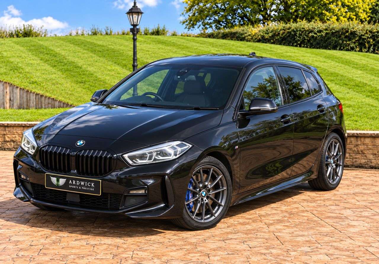 A 2022 BMW 1 SERIES 1.5 118i M Sport (LCP) Hatchback 5dr Petrol DCT Euro 6 (s/s) (136 ps) FULL A 2022 BMW 1 SERIES 1.5 118i M Sport (LCP) Hatchback 5dr Petrol DCT Euro 6 (s/s) (136 ps) FULL