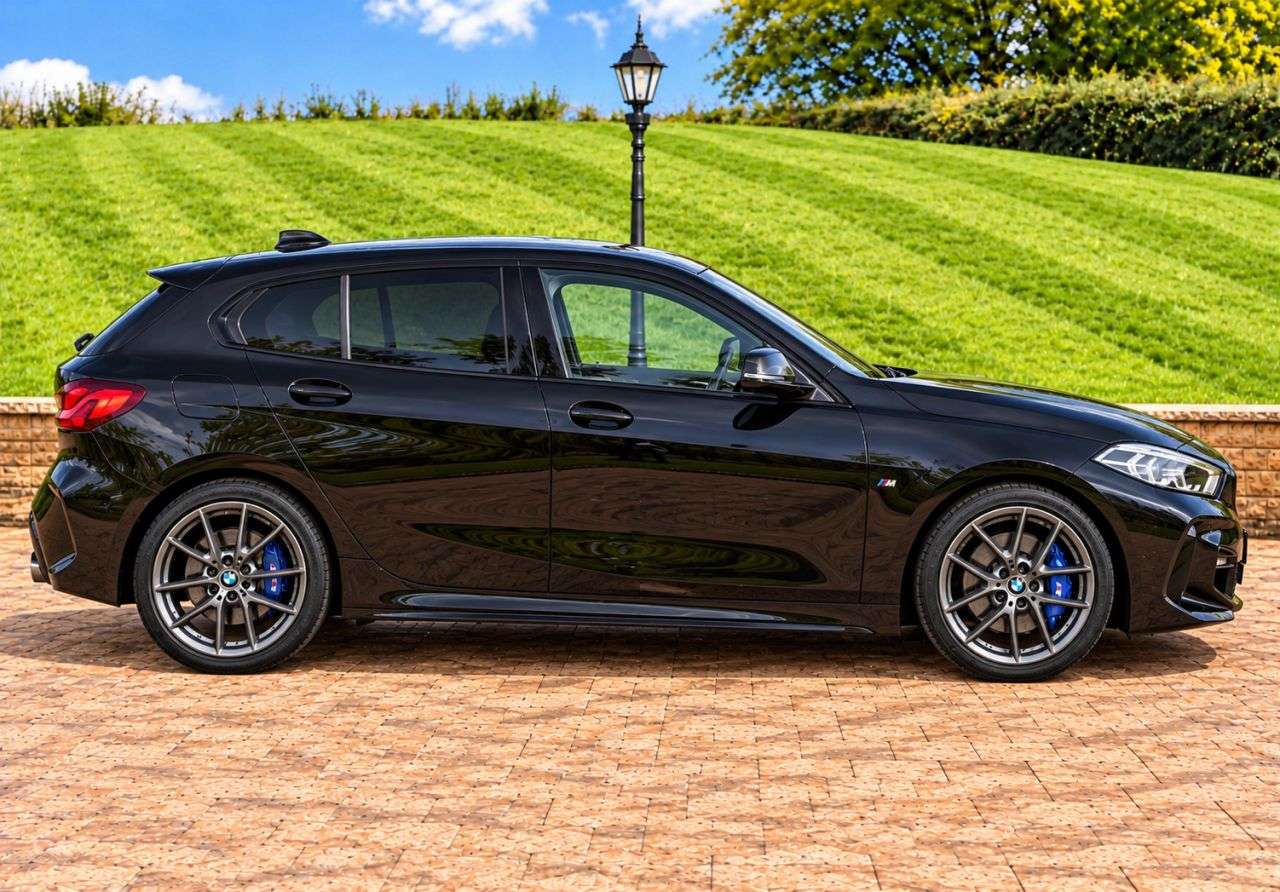 A 2022 BMW 1 SERIES 1.5 118i M Sport (LCP) Hatchback 5dr Petrol DCT Euro 6 (s/s) (136 ps) FULL A 2022 BMW 1 SERIES 1.5 118i M Sport (LCP) Hatchback 5dr Petrol DCT Euro 6 (s/s) (136 ps) FULL