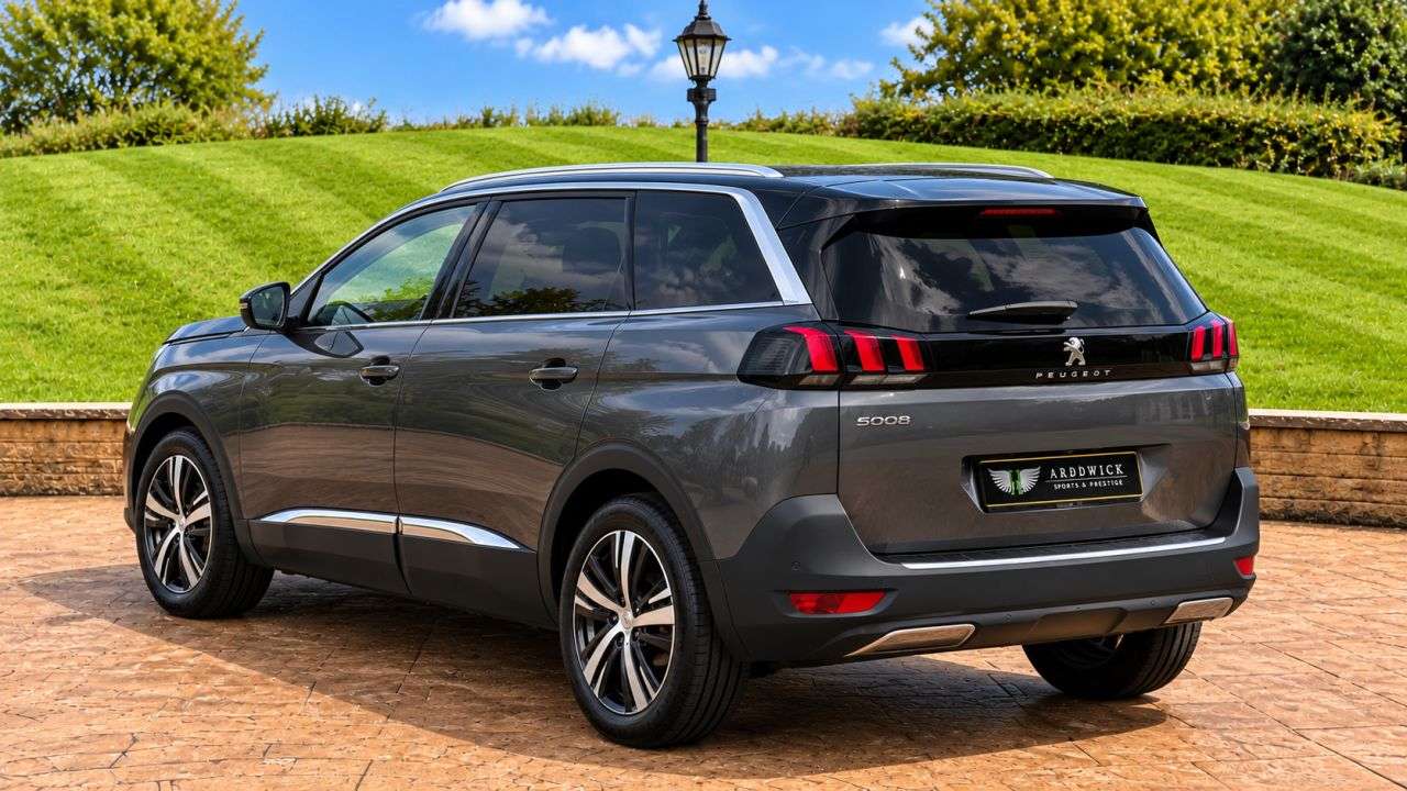 2021 PEUGEOT 5008 2021 PEUGEOT 5008